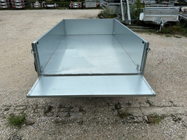 Reboque Erde Daxara 239×4 com travões, peso bruto de 1500/1000 kg.