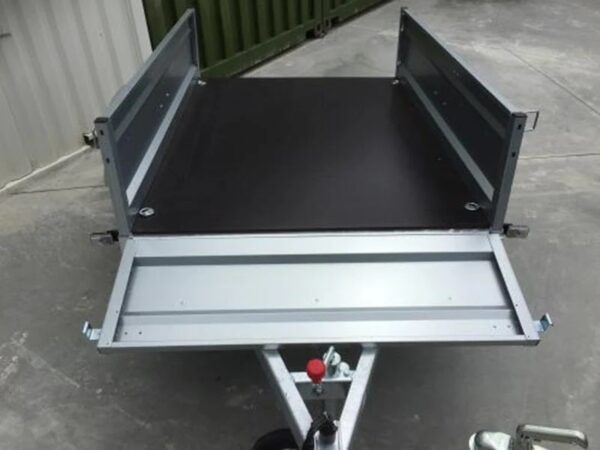 Reboque Líder Modelo 39220 SARAGOS 500/750 kg