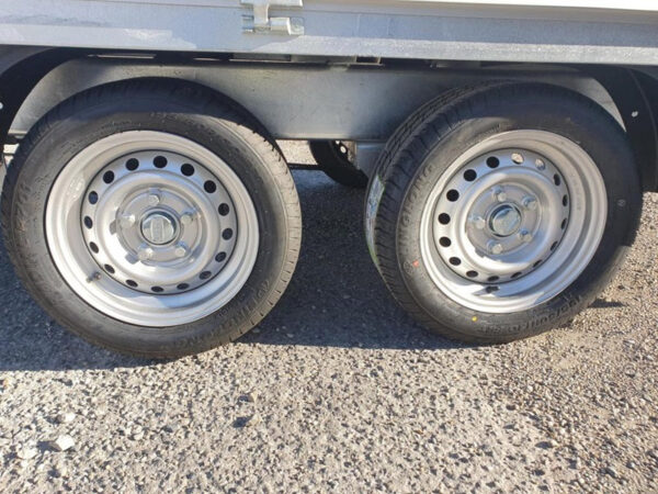 Plataforma lateral rebatível RCPL 30-17-27