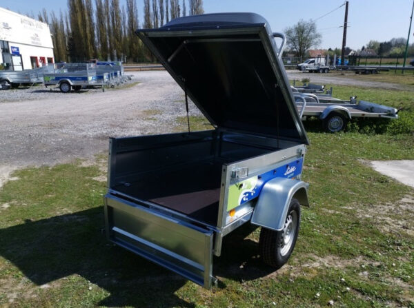 Reboque Alicante + capota ABS + roda suplente nova, entregue com 2 anos de garantia.