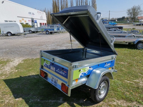 Reboque Alicante + capota ABS + roda suplente nova, entregue com 2 anos de garantia.