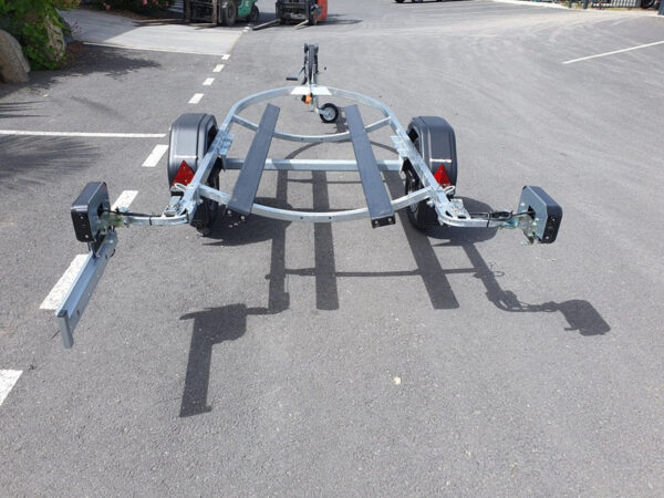 Suporte submersível para motociclos