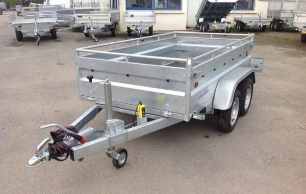 Reboque basculante reforçado Lider, PTAC de 1500 kg, com novos eixos duplos e travões.