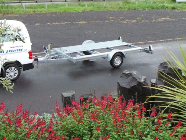 Reboque para transporte de veículos de eixo único, capacidade de 1300 kg