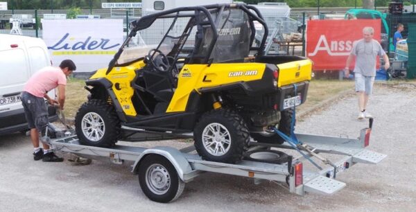 Reboque para transporte de veículos de eixo único, capacidade de 1300 kg