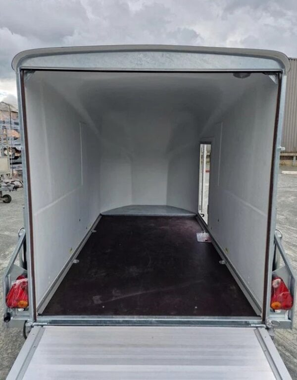 Reboque Pullman Debon Cargo 1300 Azul com Suspensão e Porta Lateral